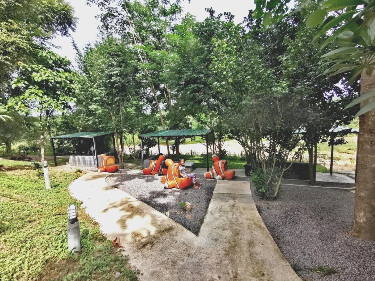 Bed & Breakfast Baan Naratawan