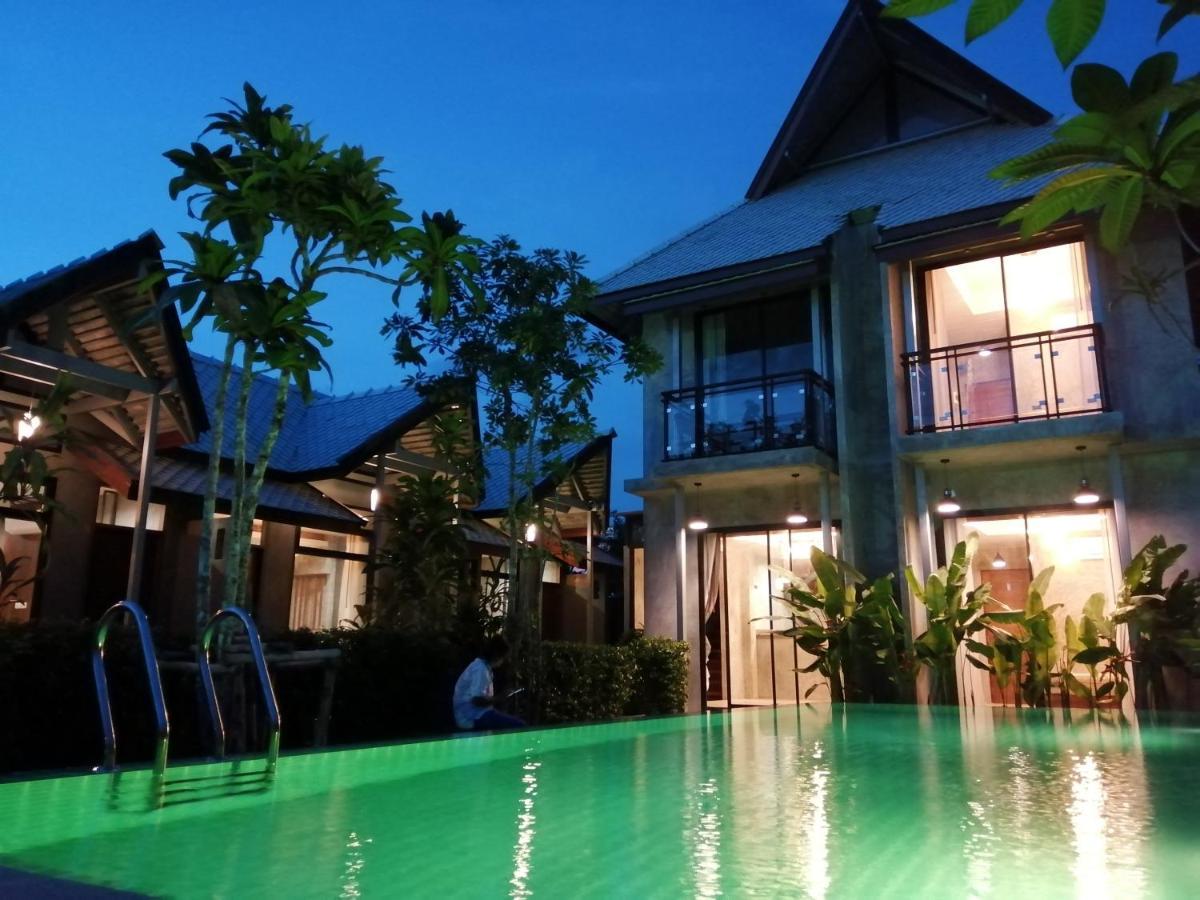 Resort Jr Place *