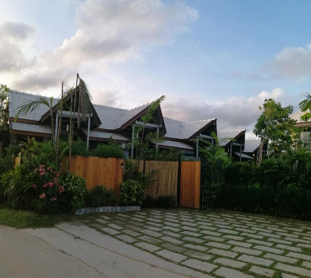 Resort Jr Place