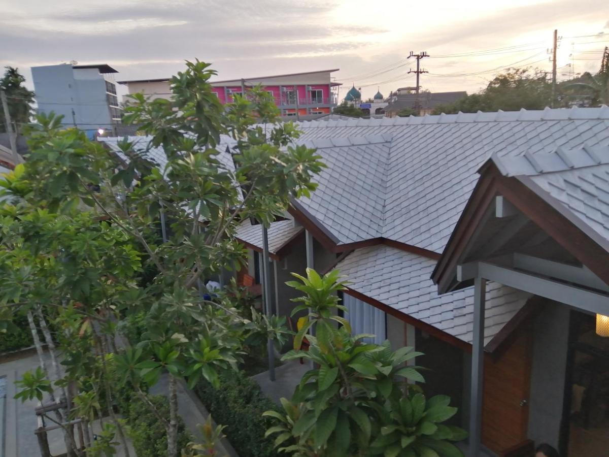 Jr Place Resort *