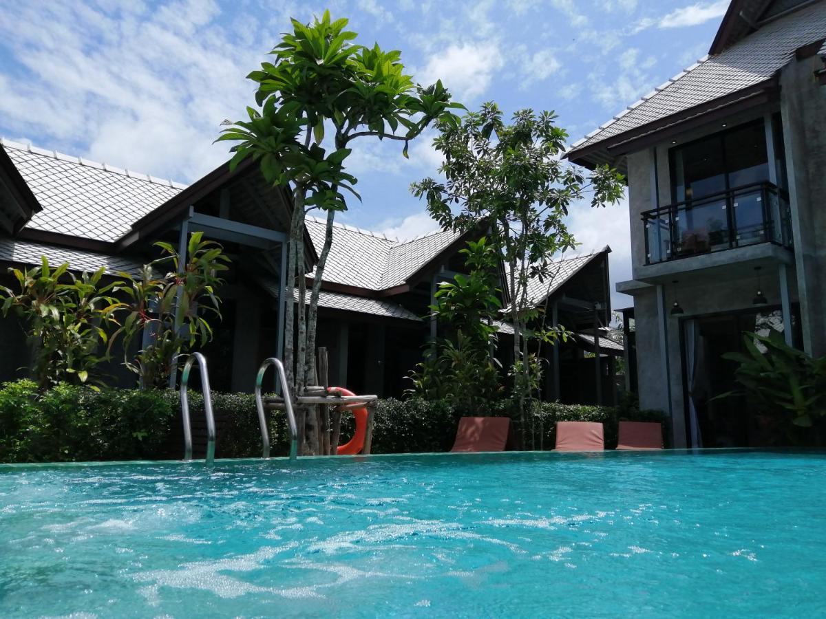 Resort Jr Place Klong Muang Beach