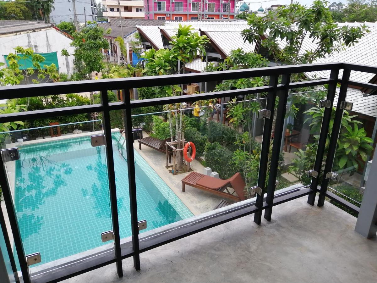 Resort Jr Place *
