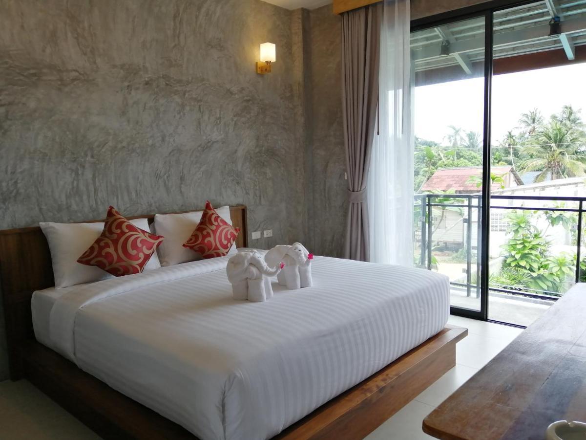 Resort Jr Place