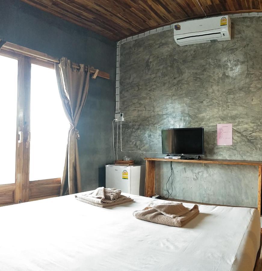 Teak Resort *