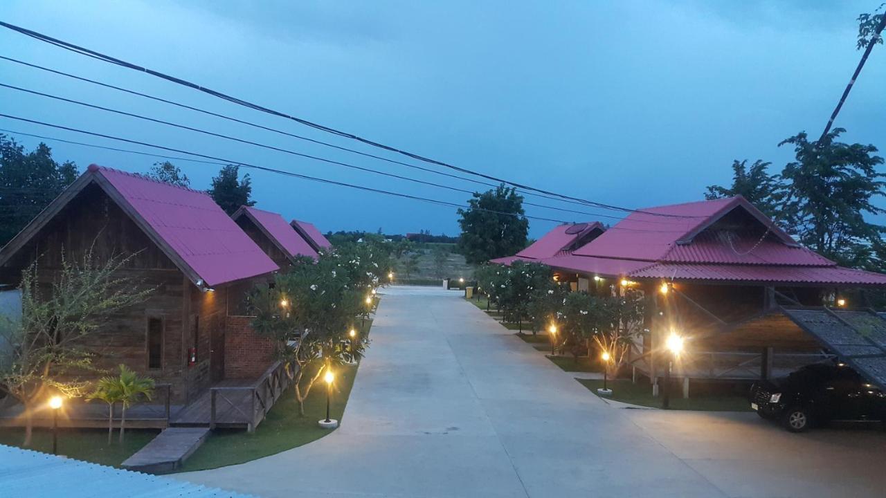 Ingaun Kanchanaburi Resort *