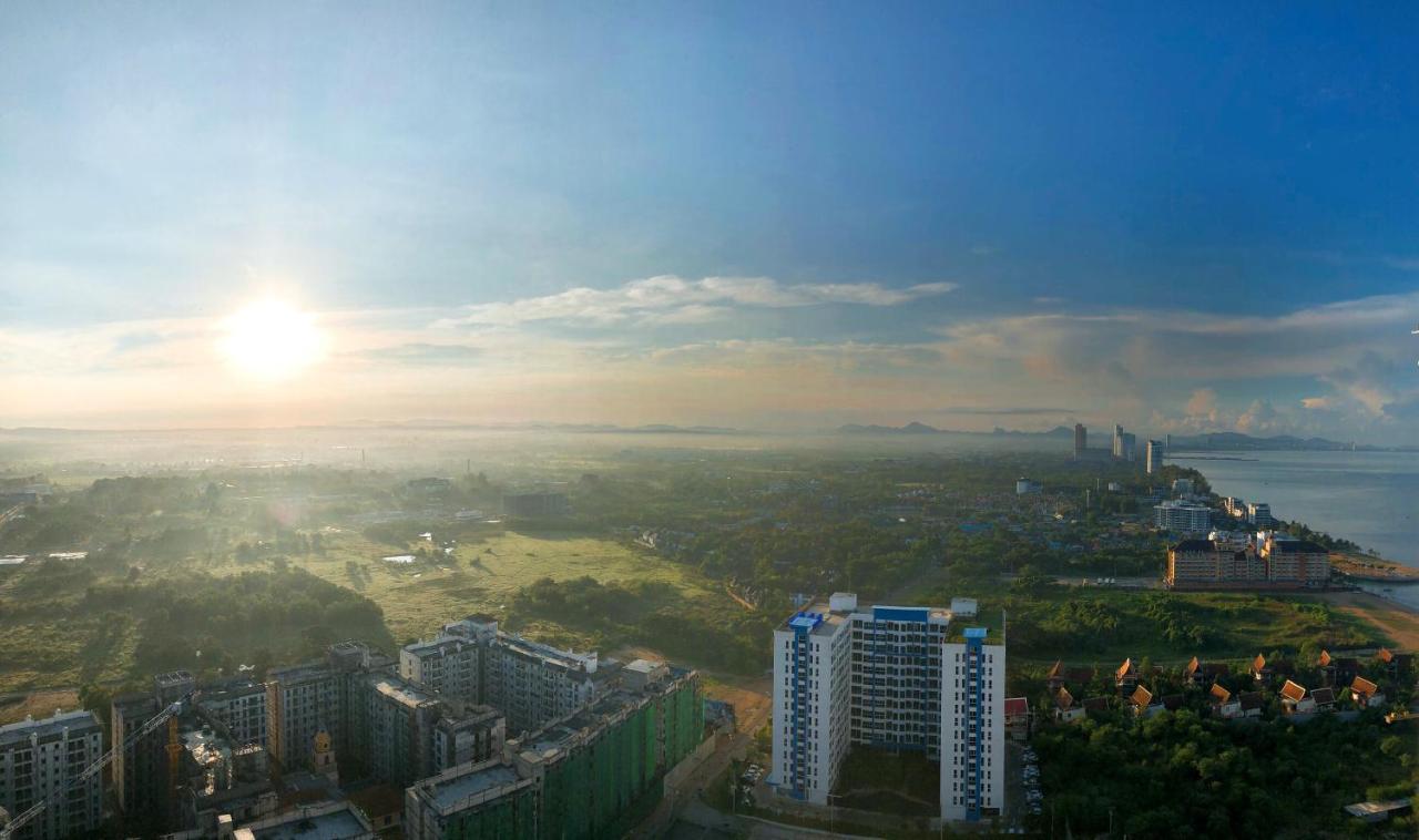Resort Veranda Pattaya X Sea & Sky View