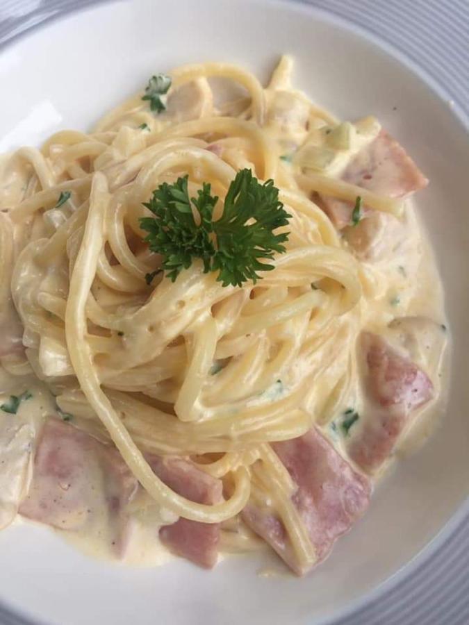 Je T'aime Cafe & Sing Buri