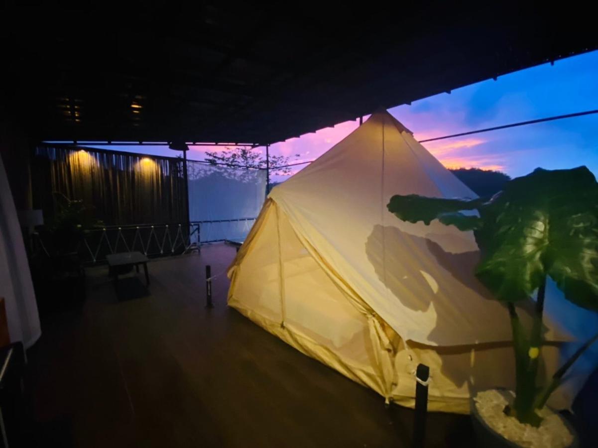 Luxury tent Tanoshi Glamping In Khao Sok