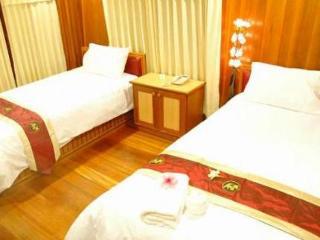 Naya Hotel Puk Tian