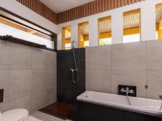 Jean Pool Hotel Choeng Mon