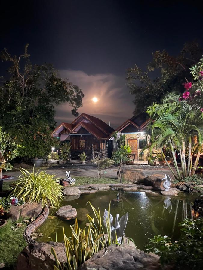 Busby Resort Ban Ta Phraya