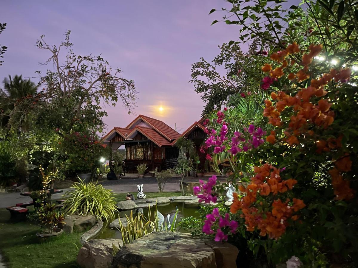 Busby 3* Ban Ta Phraya