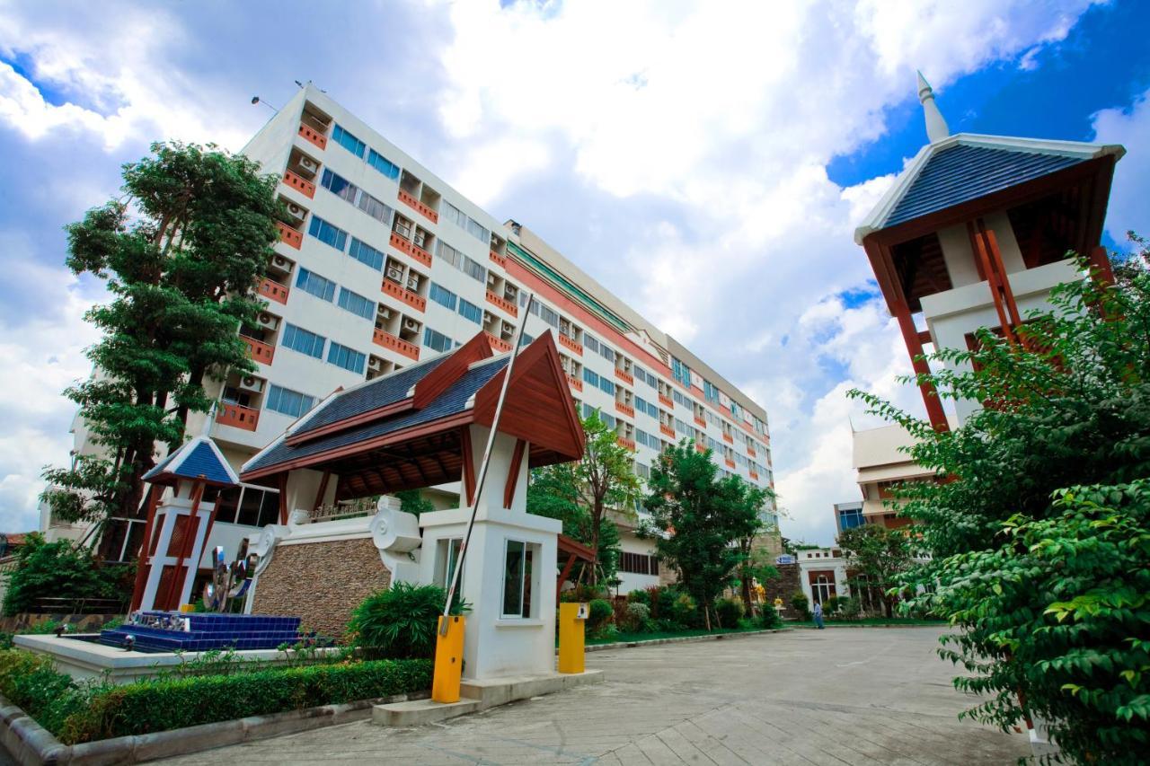 Jolly & Thapra Bangkok