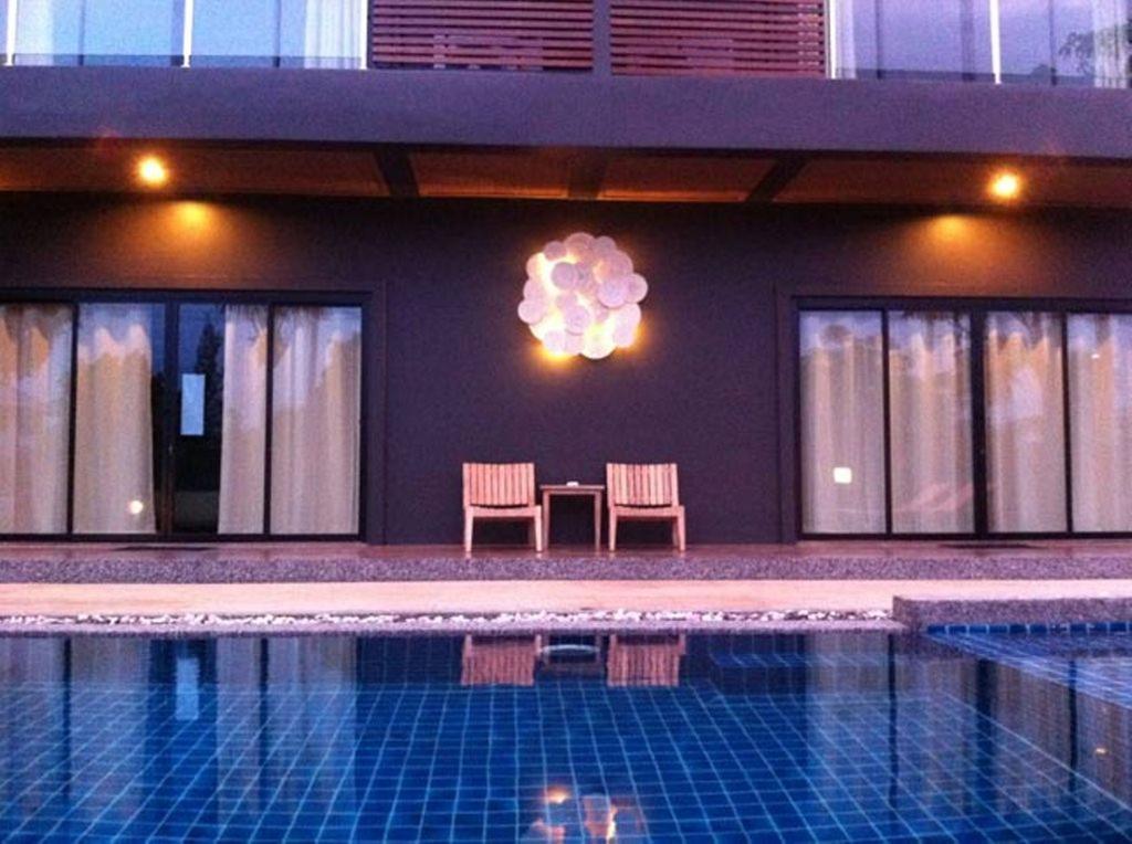 Gris Villa Pran Buri