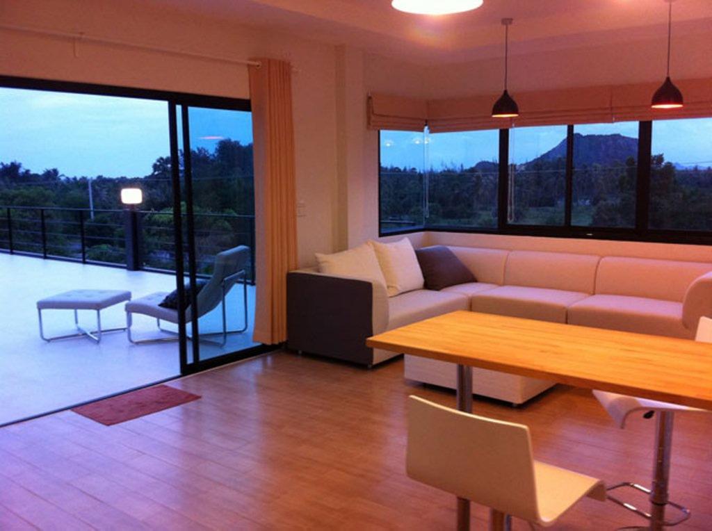 Gris Villa Pran Buri