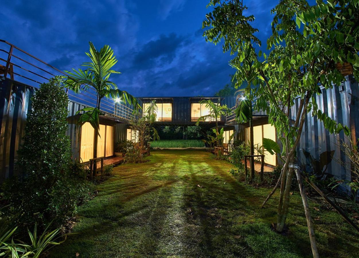 Resort Hiddenbox