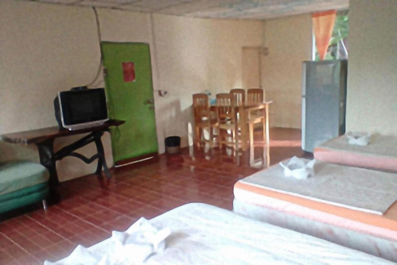 Ban Tonnam Resort Suan Phueng