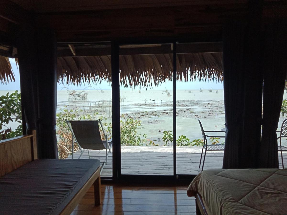 Casa de hóspedes Wetlandcamp บ้านชายเล *