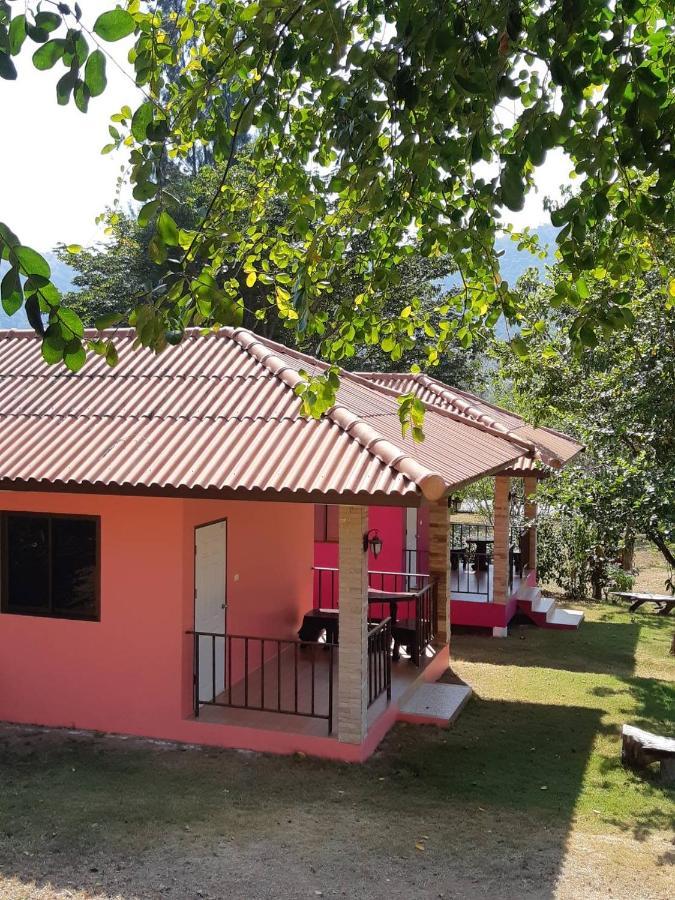 Kaengkachan Hill Homestay *