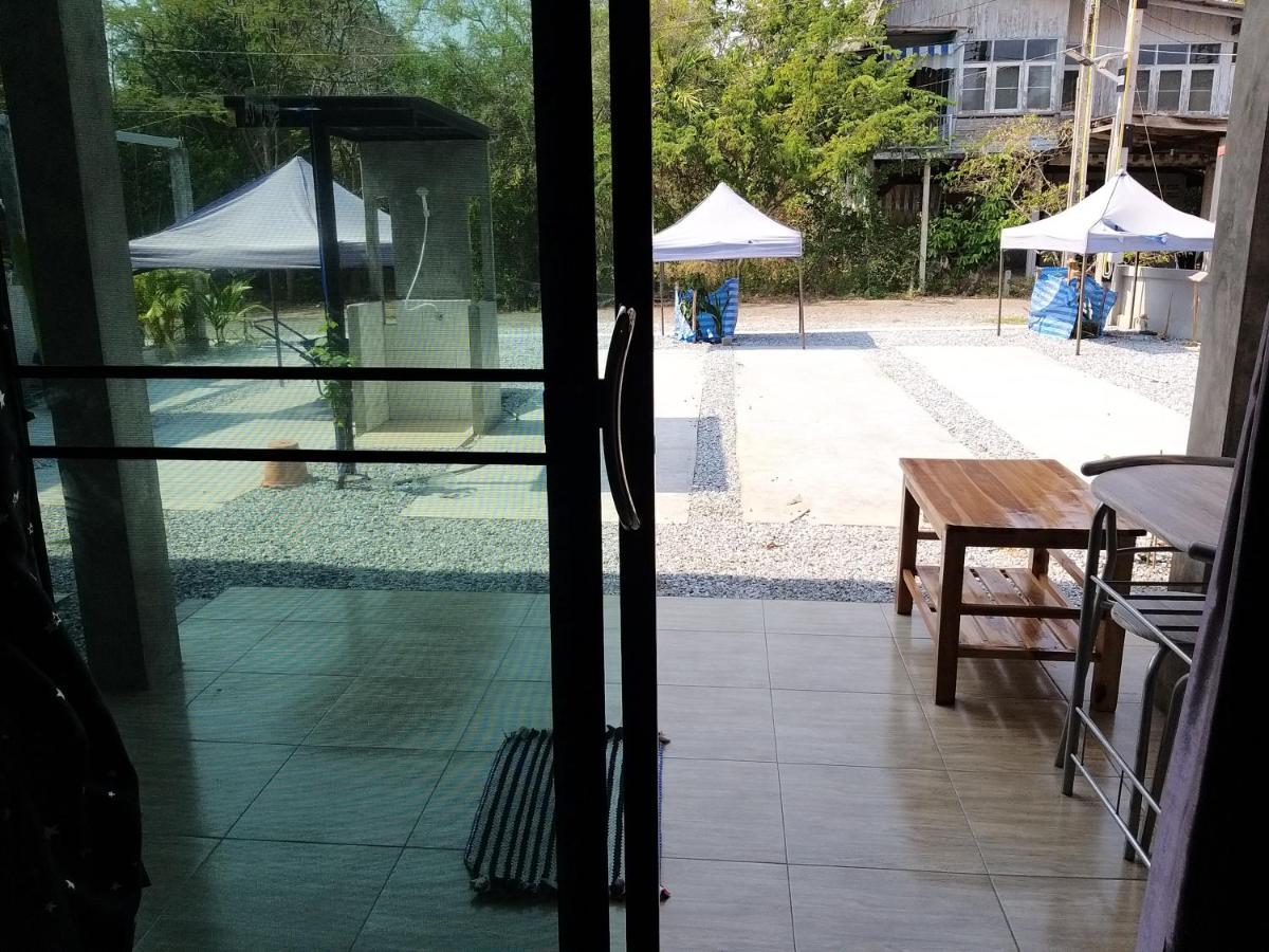 Holiday park บ้านทะเลอิ่มเอม Bann Talay Im Eimm Ban Phe
