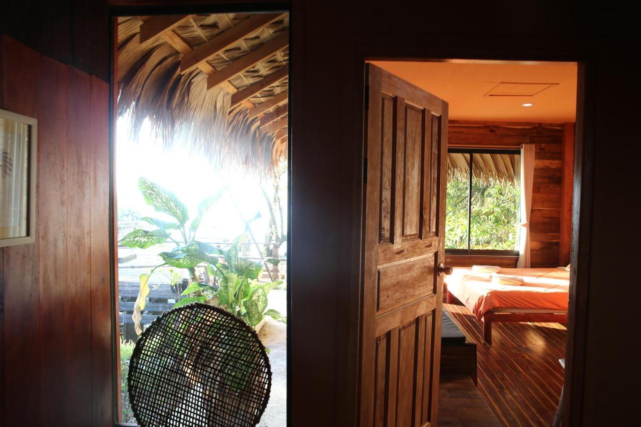 Casa de hóspedes Wetlandcamp บ้านชายเล Phatthalung