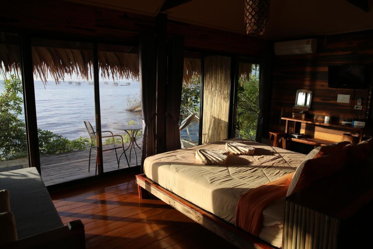 Casa de hóspedes Wetlandcamp บ้านชายเล