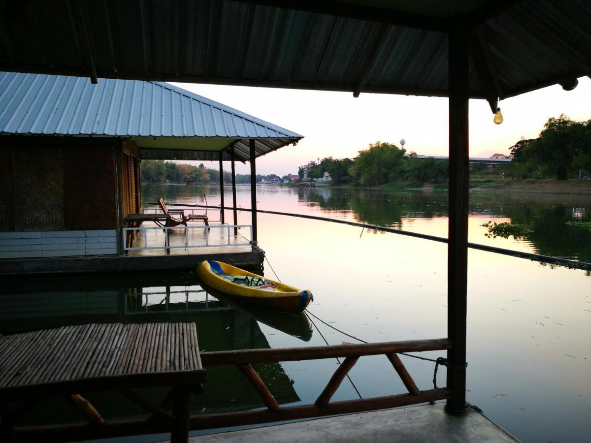 River Marina Uthai Thani