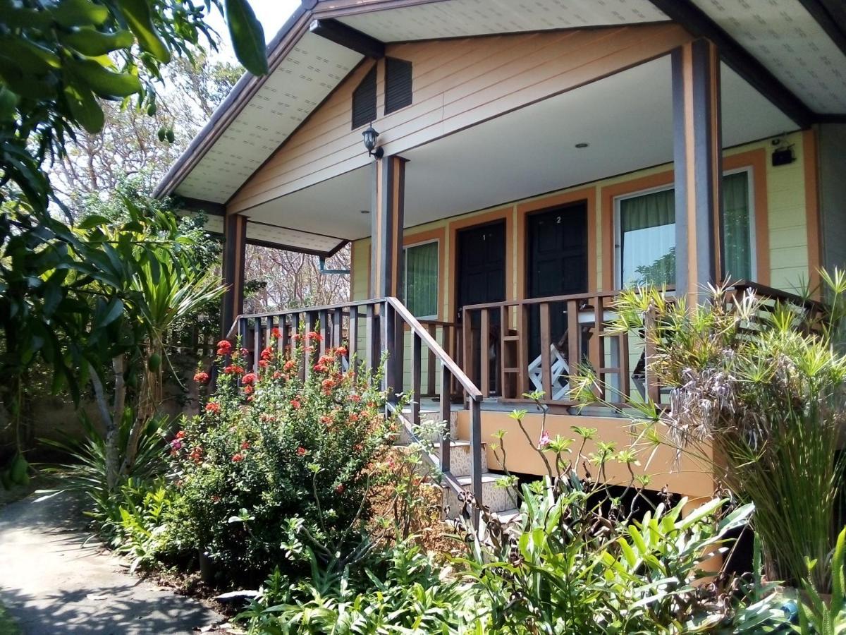 Kanchanaporn Bed & Breakfast 2*