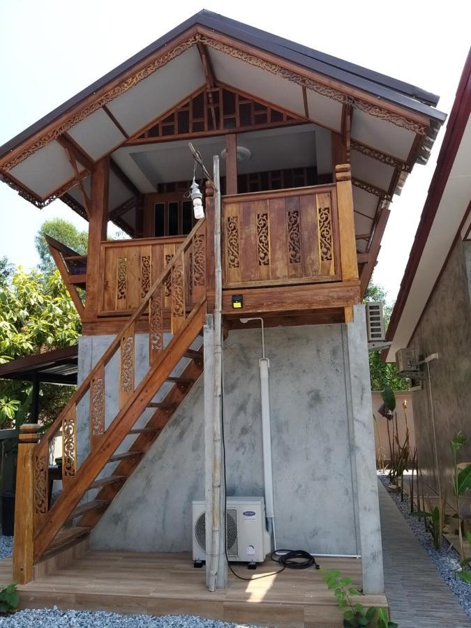 บ้านทะเลอิ่มเอม Bann Talay Im Eimm Holiday park Ban Phe