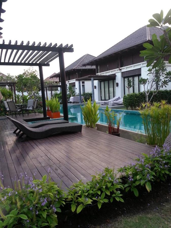 Holiday park Pool Pb6rayong *