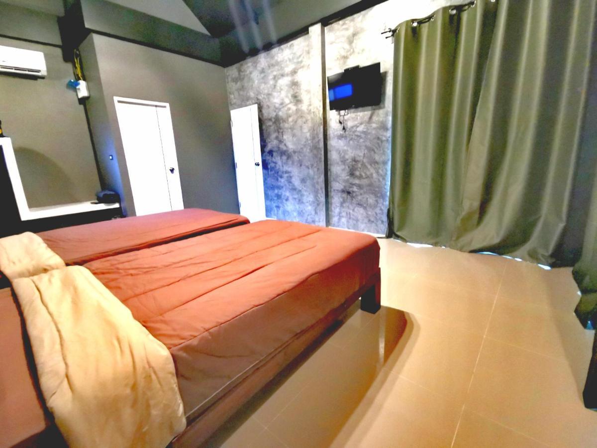 Baan Naratawan Bed & Breakfast 3*