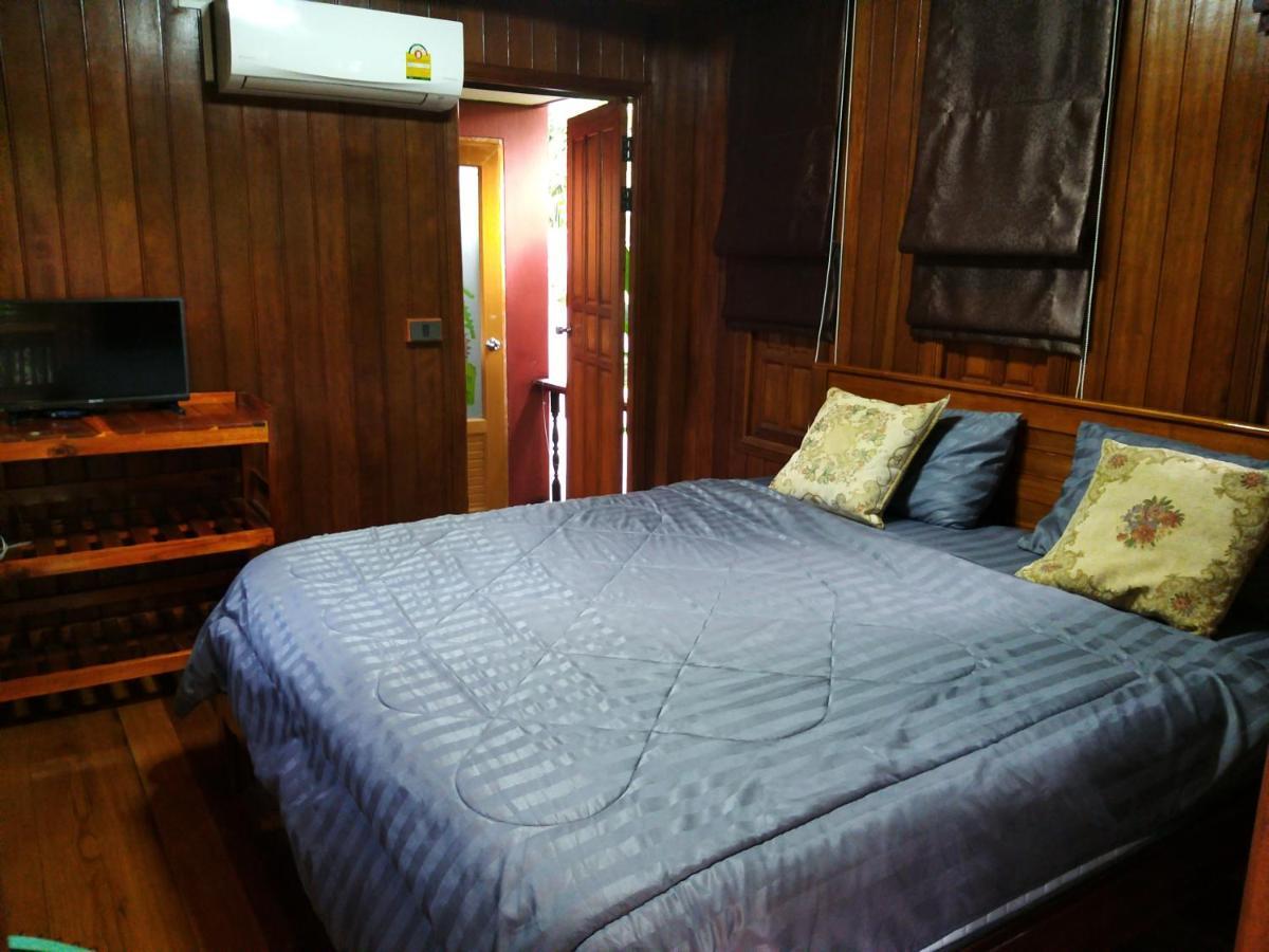 Holiday park บ้านทะเลอิ่มเอม Bann Talay Im Eimm Ban Phe