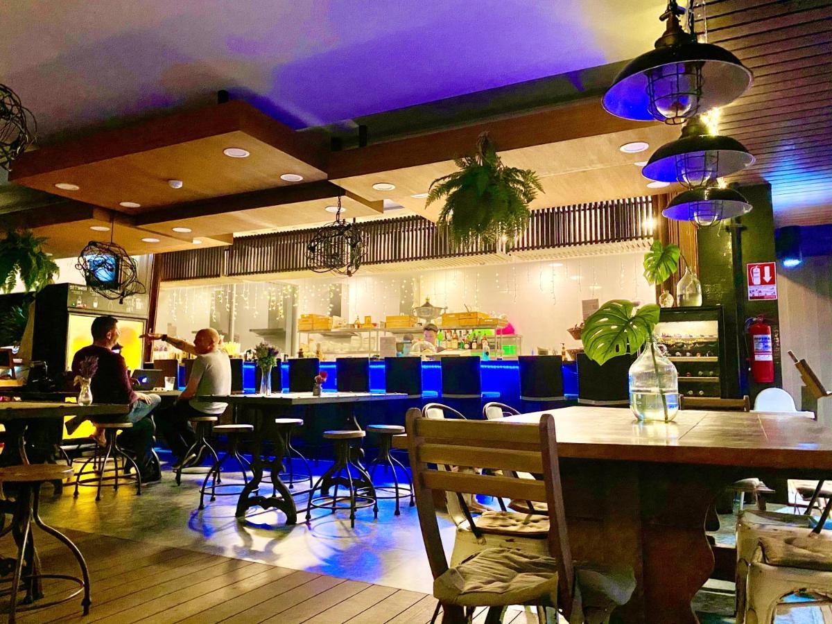 Floor Gorgeous Sunset View - Beachfront * Mae Phim