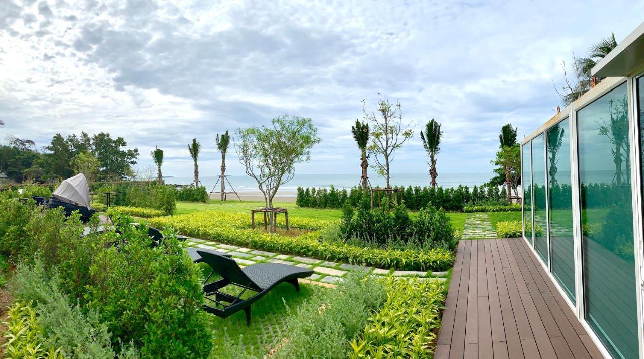 Floor Gorgeous Sunset View - Beachfront Apartment Mae Phim