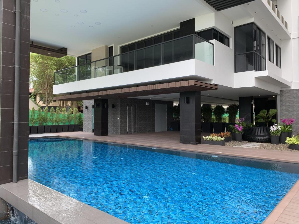 Floor Gorgeous Sunset View - Beachfront * Mae Phim