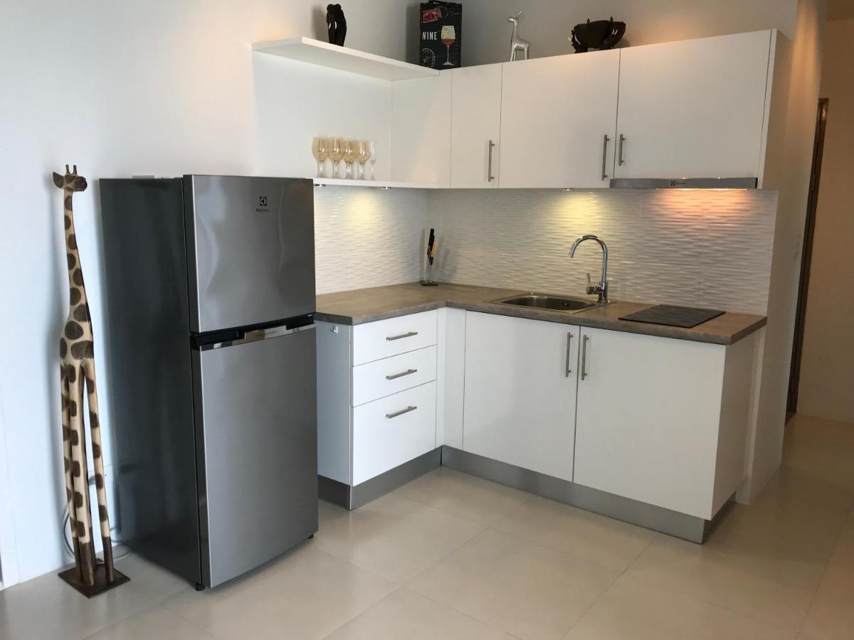 Grandblue Floor With Sea View 706 Apartment