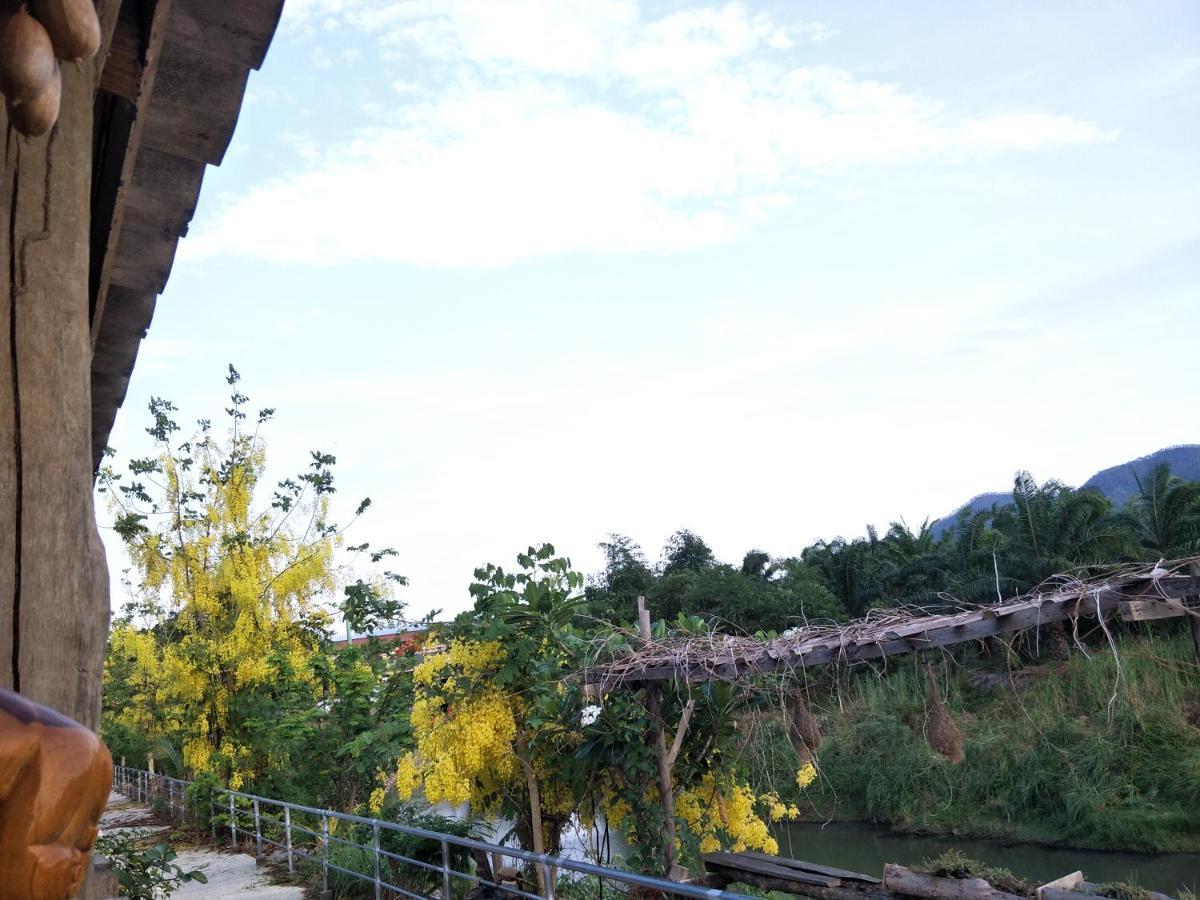 Resort Teak *