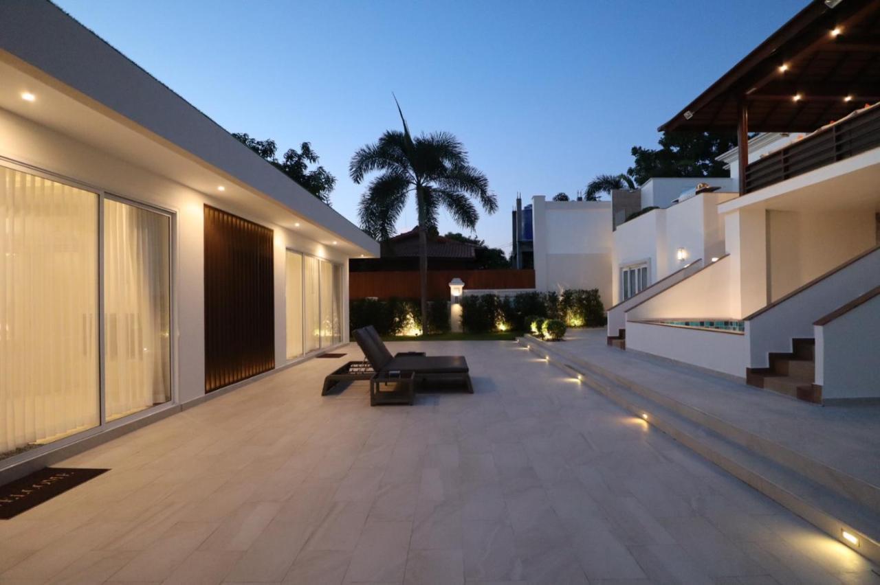 Sunset View Pool 7 Bedroom 14-16 Persons