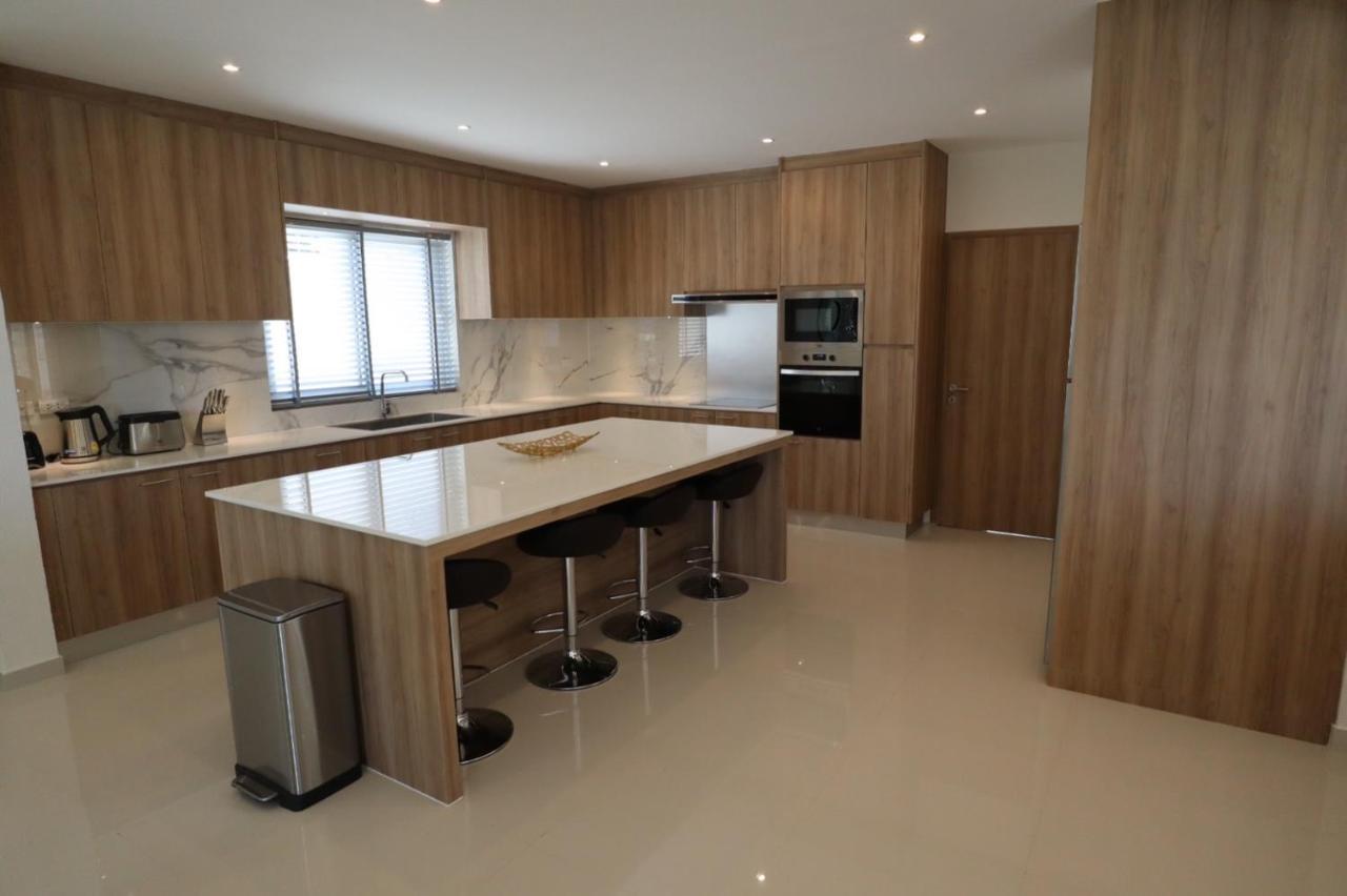 Sunset View Pool 7 Bedroom 14-16 Persons Nong Prue