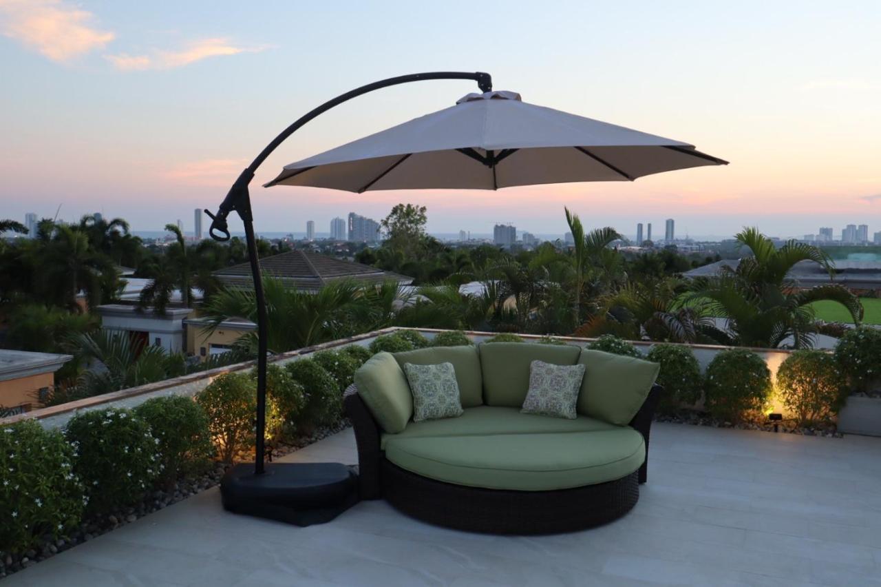 Sunset View Pool 7 Bedroom 14-16 Persons Villa