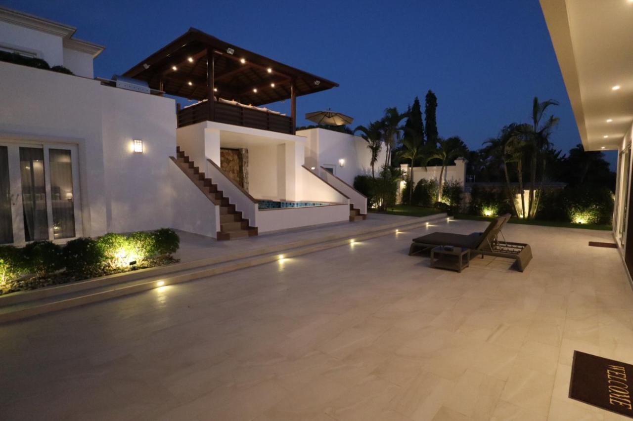 Sunset View Pool 7 Bedroom 14-16 Persons Villa *