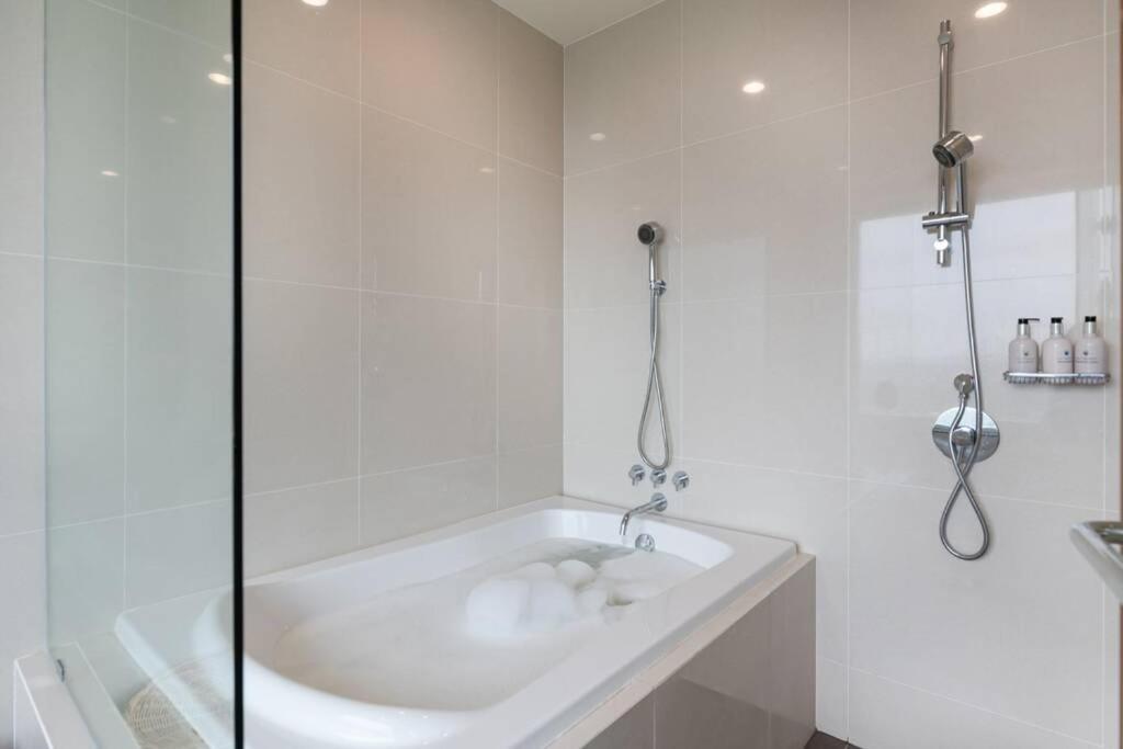 Movenpick Residence/beach Access/2br/amazing View2