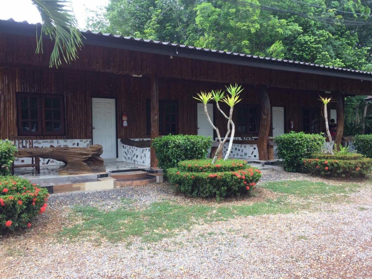 Tho Mai Resort *