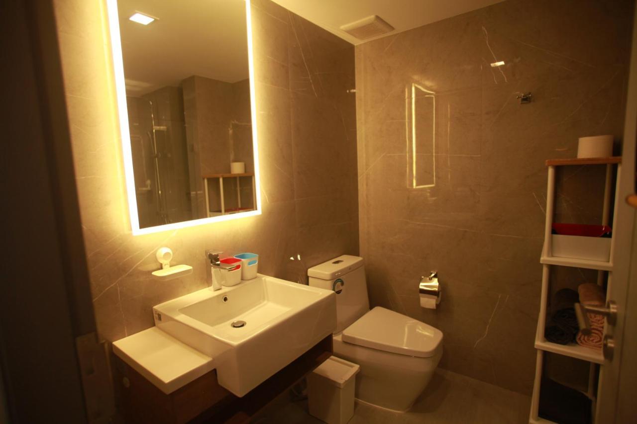 Dusitd2 Residences, Near Apartment *