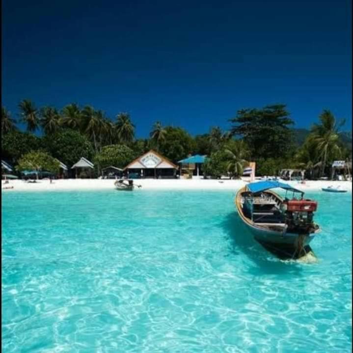Daya Beach, Local Koh Lipe