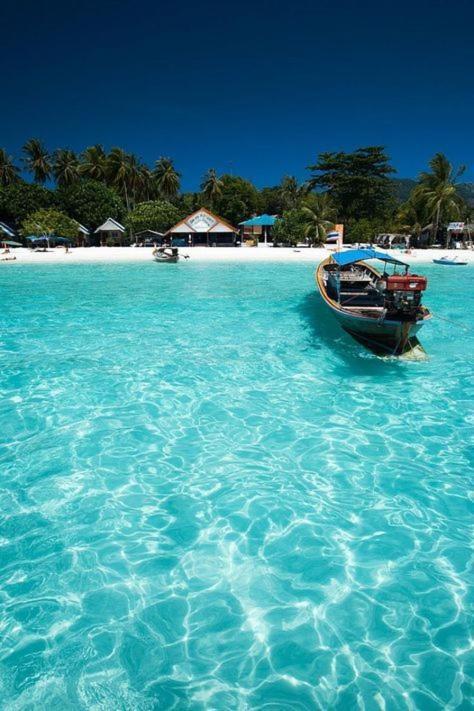 Daya Beach, Local Resort Koh Lipe