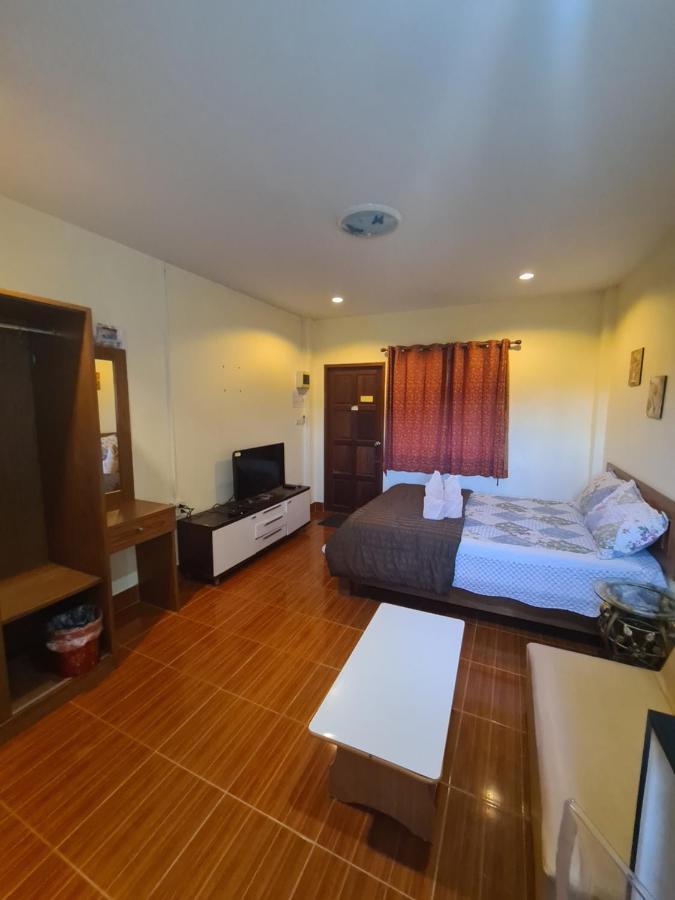Aparthotel Green View Tha Yang 3*