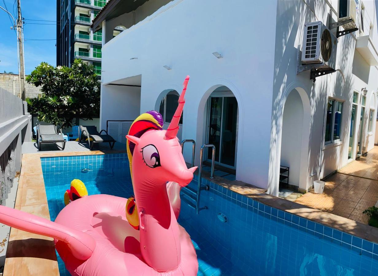 Party 4 Bedroom
