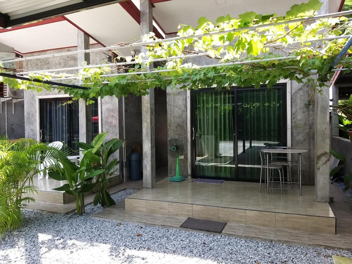 บ้านทะเลอิ่มเอม Bann Talay Im Eimm Holiday park Ban Phe