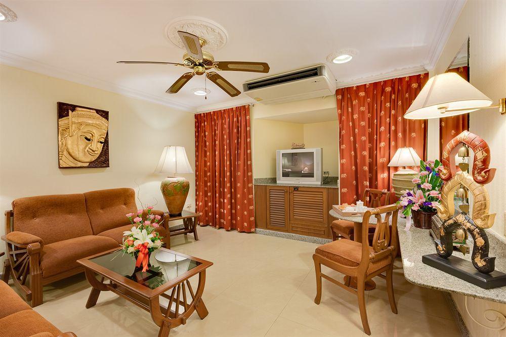 Hotel The Ambiance 3*